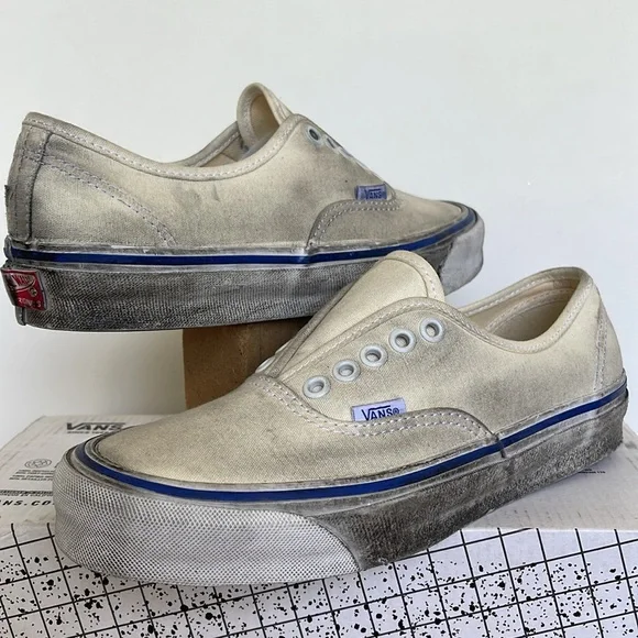 Vans WMNS 0g Authentic L
Stressed Classic White
VN0A5FBD2VZ
Sneakers - Picture 8 of 16